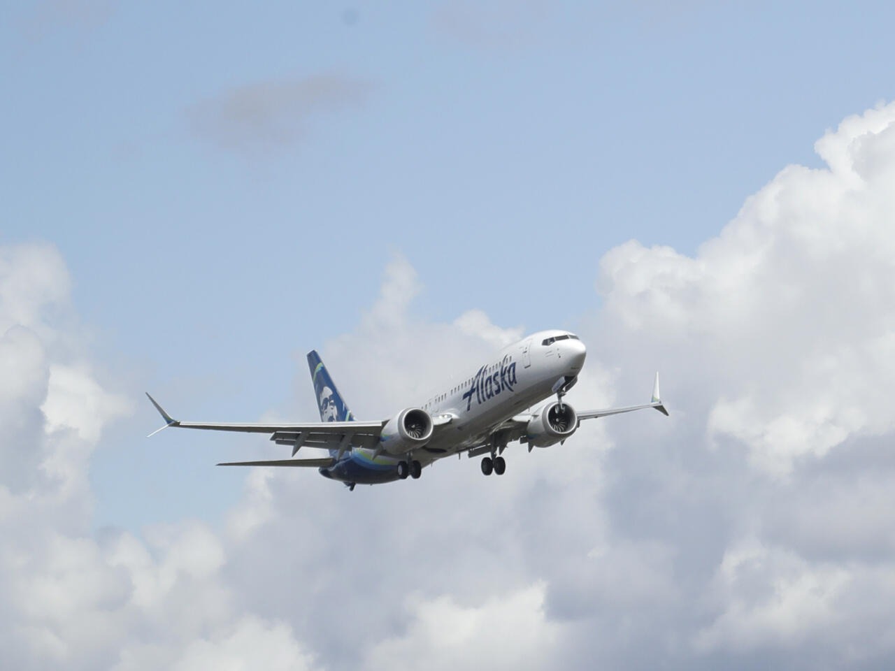 Регулятор США постановил приостановить эксплуатацию ряда самолетов Boeing 737 MAX 9