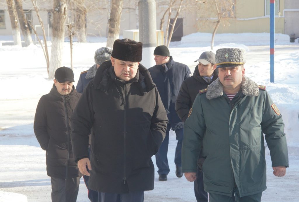 Военная инспекция: Аким Восточно-Казахстанской области оценил подготовку гвардейцев