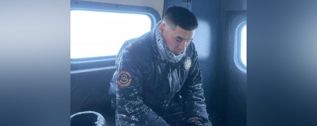 18 км в метель: Актюбинские спасатели доставили больного в больницу