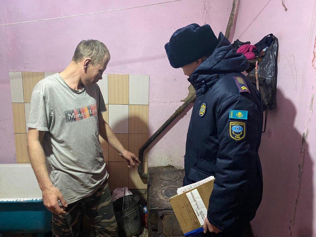 Чистить печь нужно  вовремя