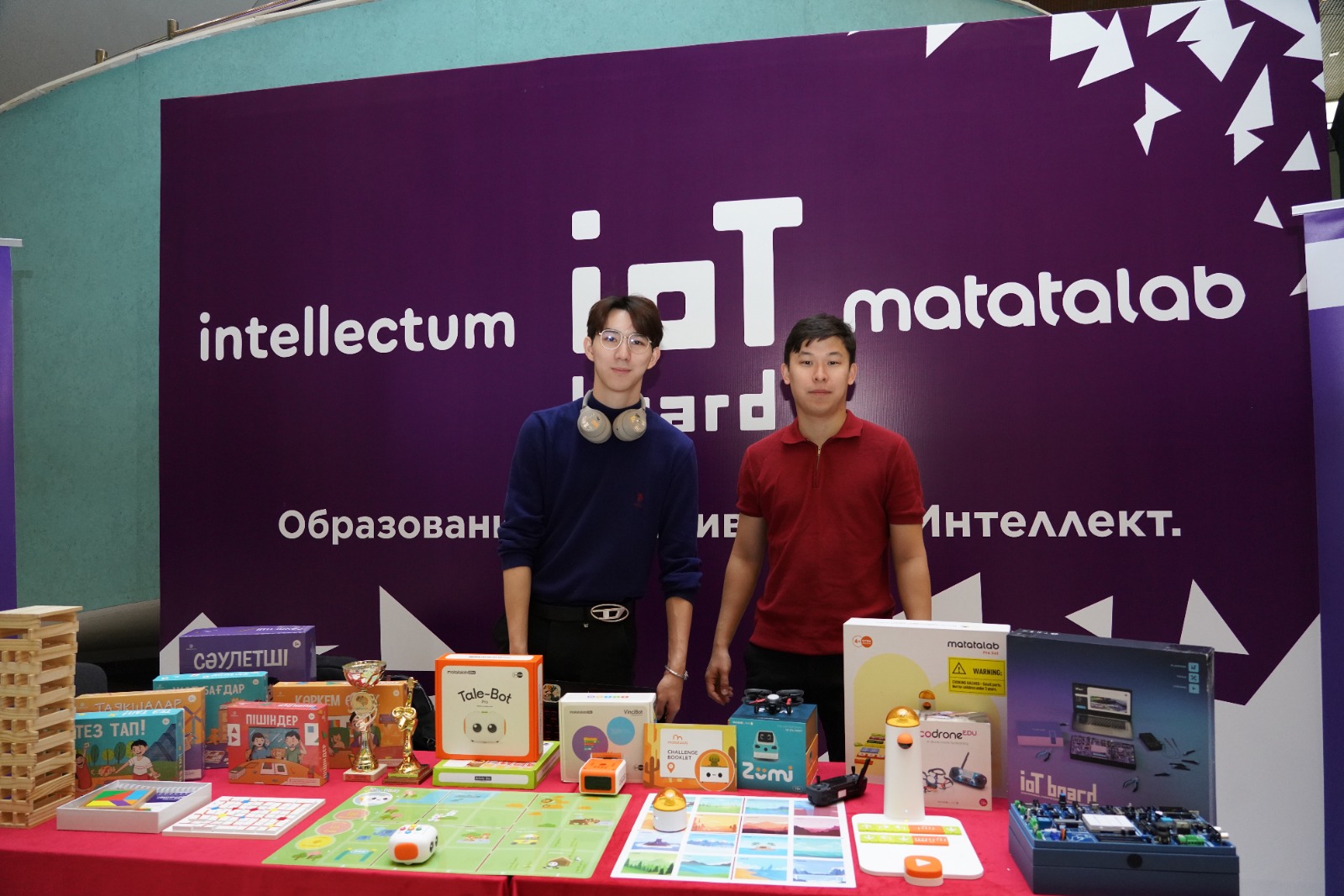 Крупнейший в Азии чемпионат по робототехнике проходит в Астане