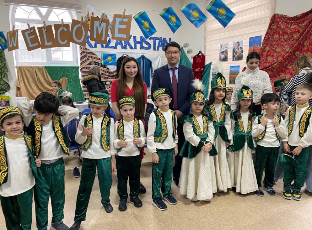 Азербайджанские ученики открывают культуру Казахстана