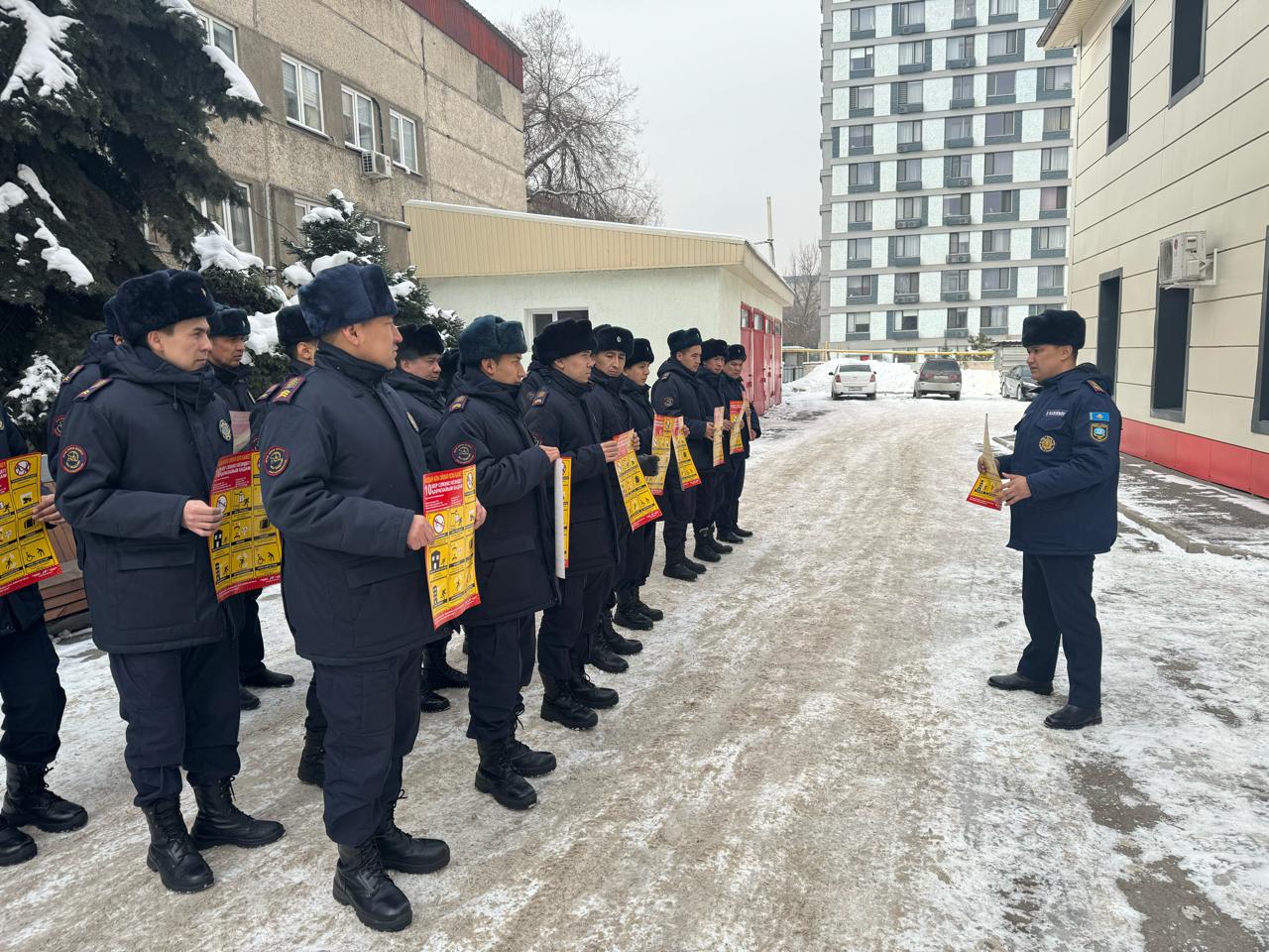 Спасатели продолжают обход  многоэтажных домов Алматы