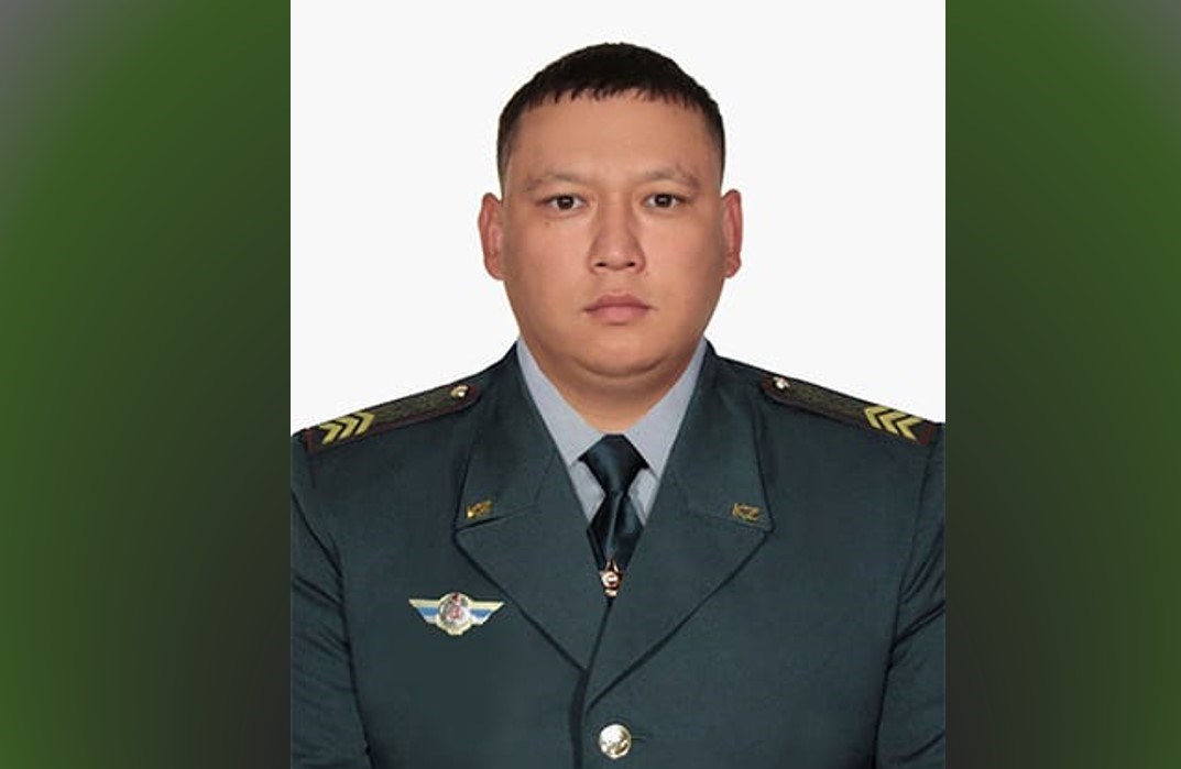 Гвардеец спас пожилую женщину