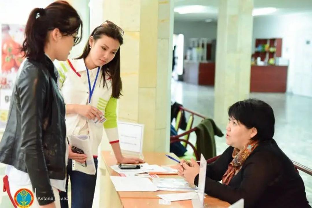 Карьерный центр: как молодежи помогают трудоустроиться в Астане?