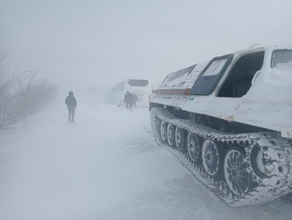 Непогода привела к ограничению движения на дорогах 14 регионов Казахстана