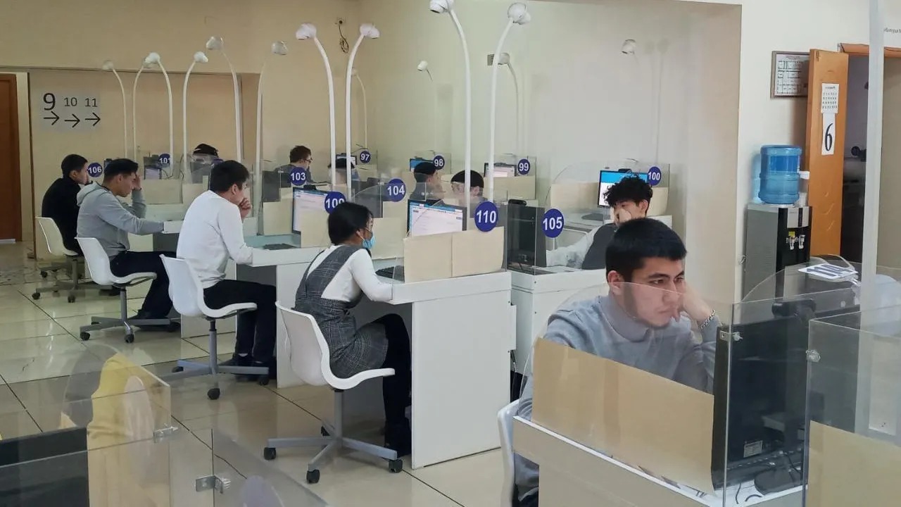 Поступление в вузы Казахстана: пороговые баллы ЕНТ