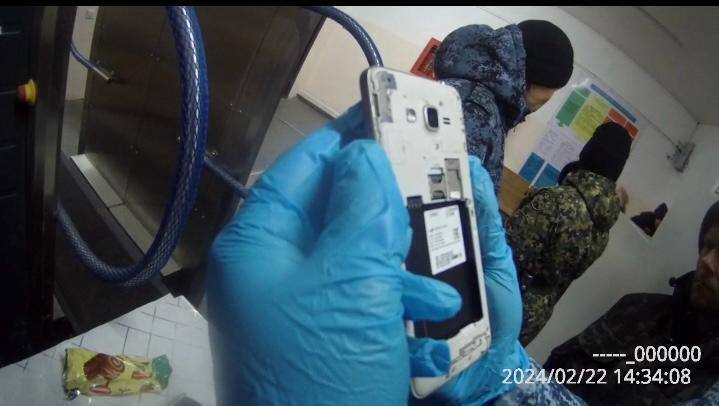 Телефон пытались передать осужденному в Семее