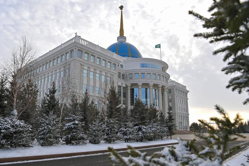 Токаев одобрил поправки по вопросам образования, наставничества и безопасности детей