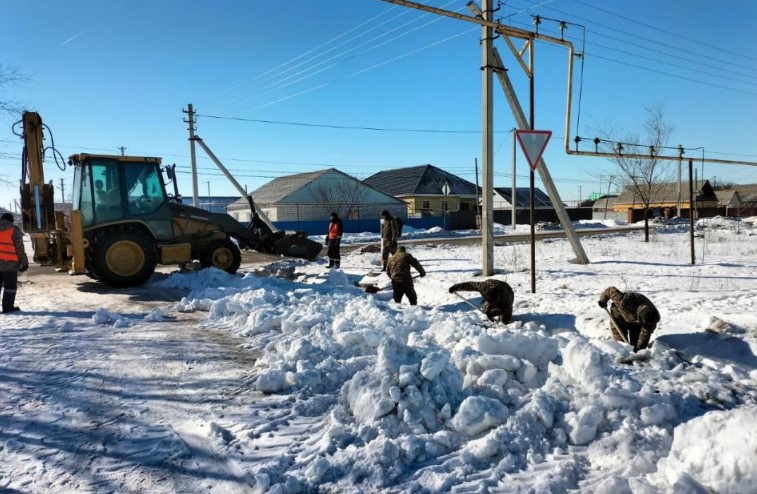 В  ЗКО военные помогают в борьбе с возможными наводнениями