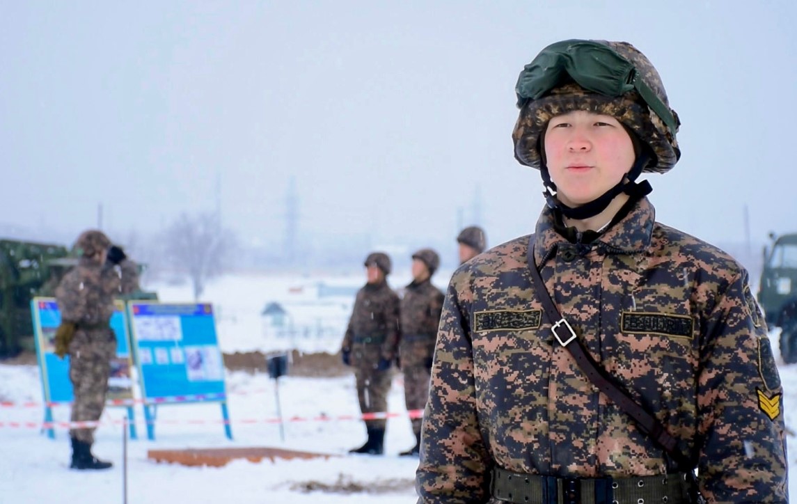 Военные кадеты готовятся к службе: Стажировка в Конаевском гарнизоне