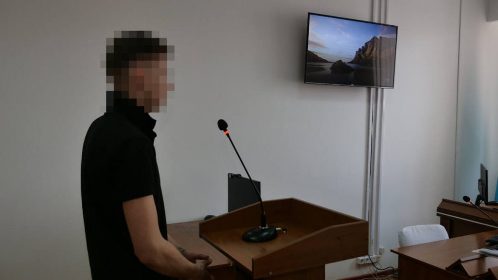 15 суток получил петропавловец за разбитые окна в полиции