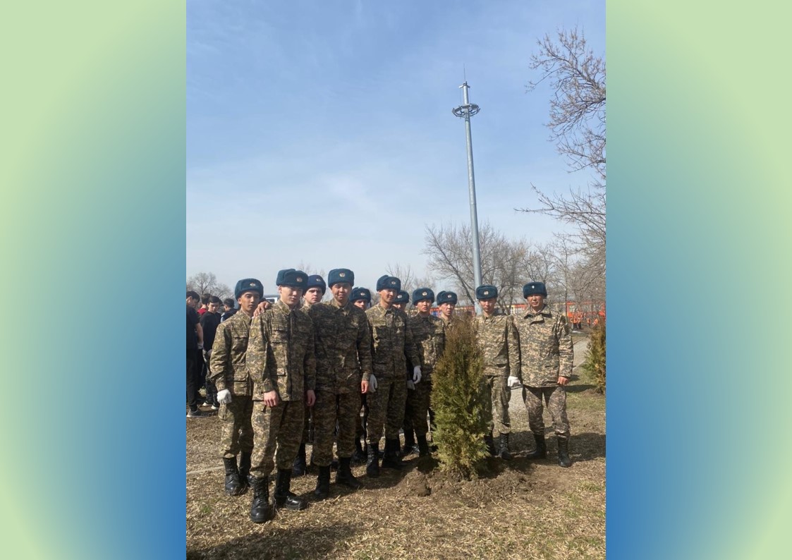В Алматы военнослужащие ВИИРЭС приняли участие в экологической акции