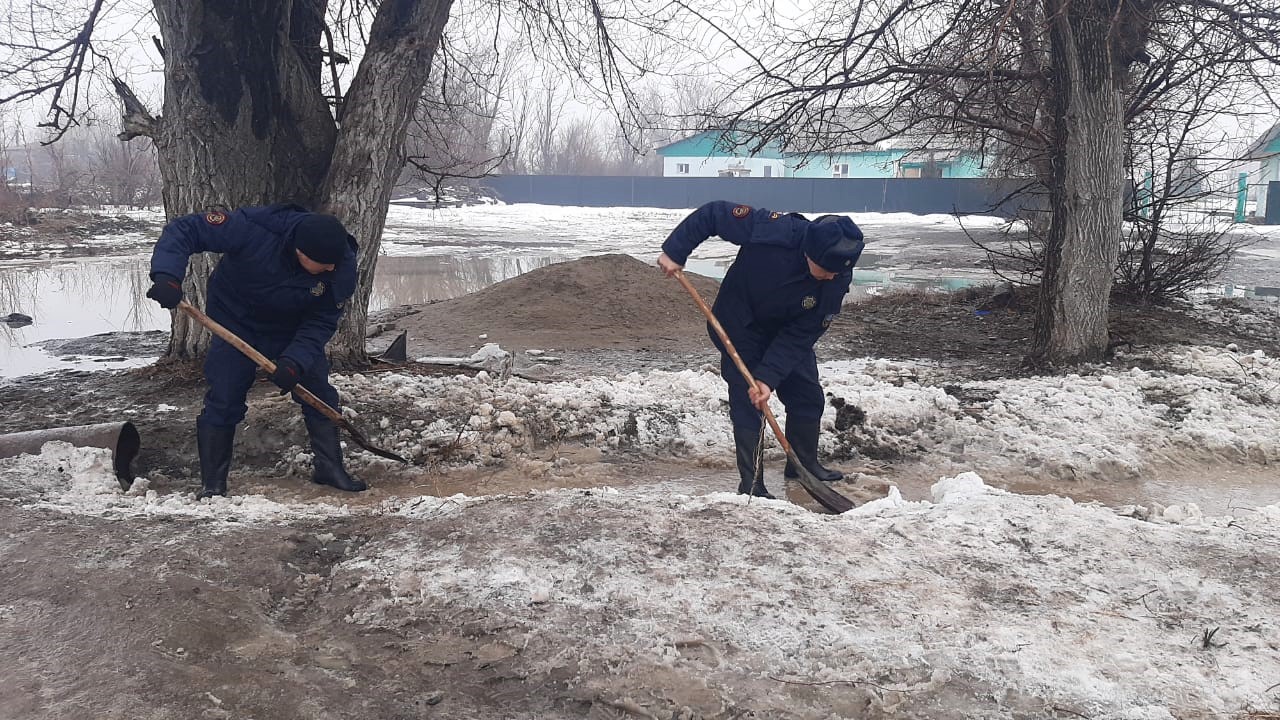 Работы по ликвидации подтопления территорий частных домов на ст. Бесколь завершены
