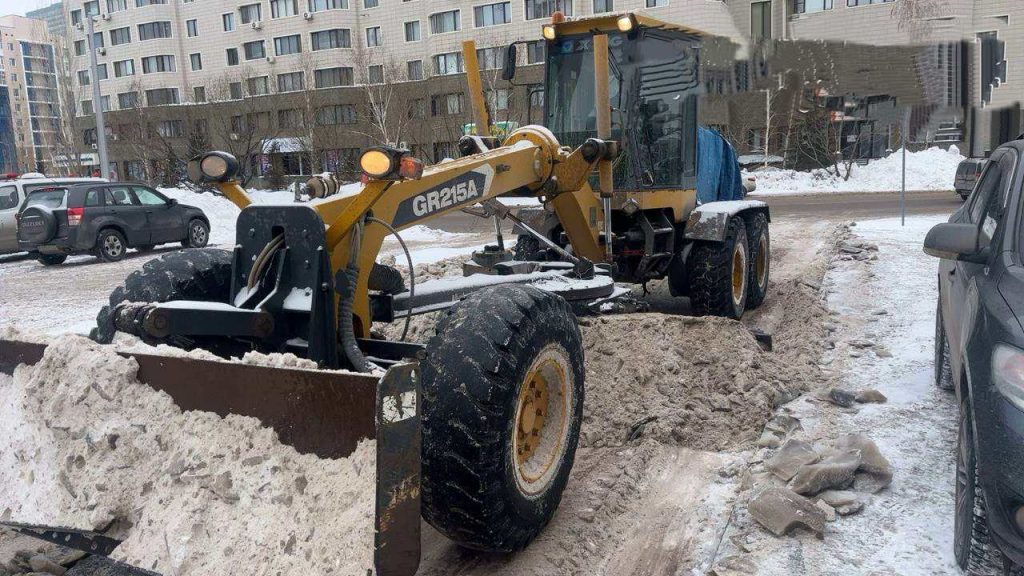 Астана: борьба со снегом продолжается