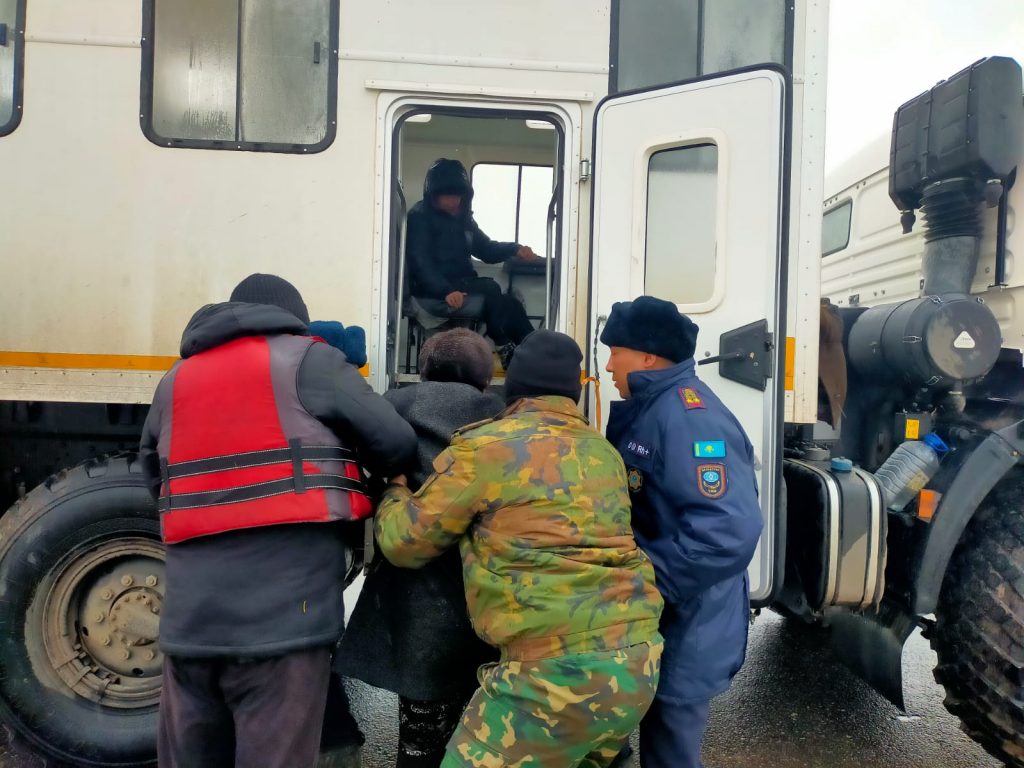 В Костанайской области продолжаются работы по борьбе  с паводками