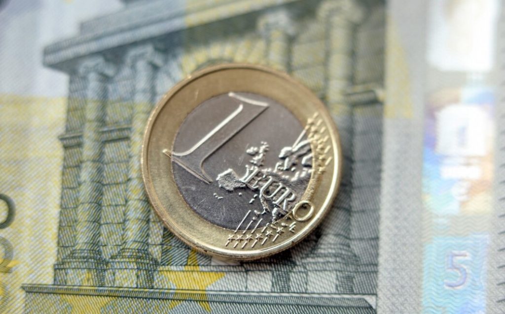 Что ожидать от EUR/USD: аналитики прогнозируют волнение или спокойствие?