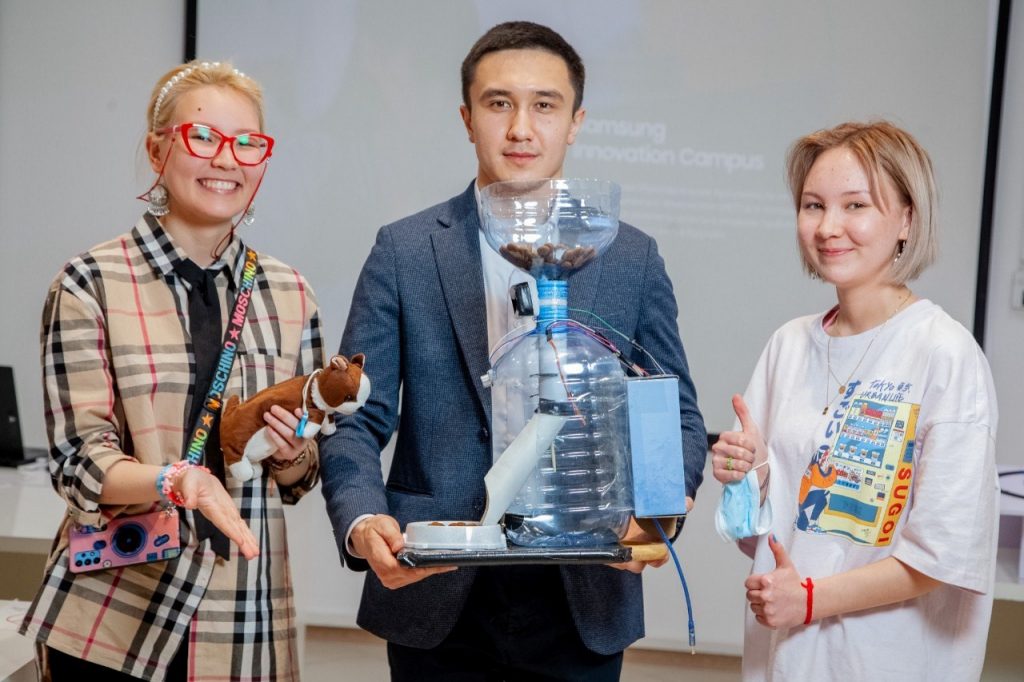 «Учитель года», зарубежный диплом, высокие зарплаты: Samsung Innovation Campus дарит новые возможности