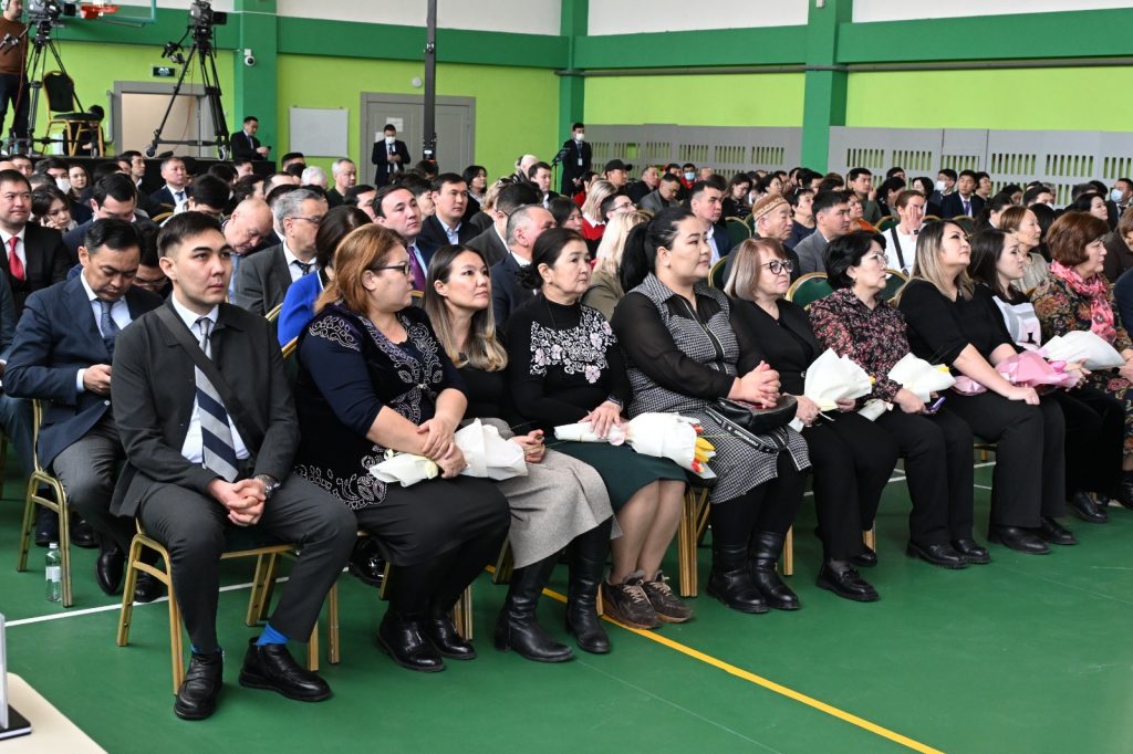 В этом году в автобусах Алматы запустят звуковое оповещение с призывом уступать места пожилым