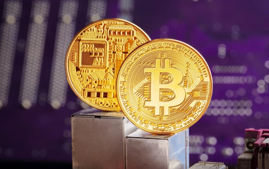 Катализаторы снижения курса BTC: Анализ влияния внешних факторов