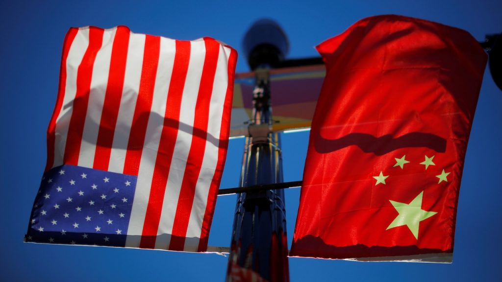 Китай и США: зампредседатель КНР призывает к укреплению деловых отношений