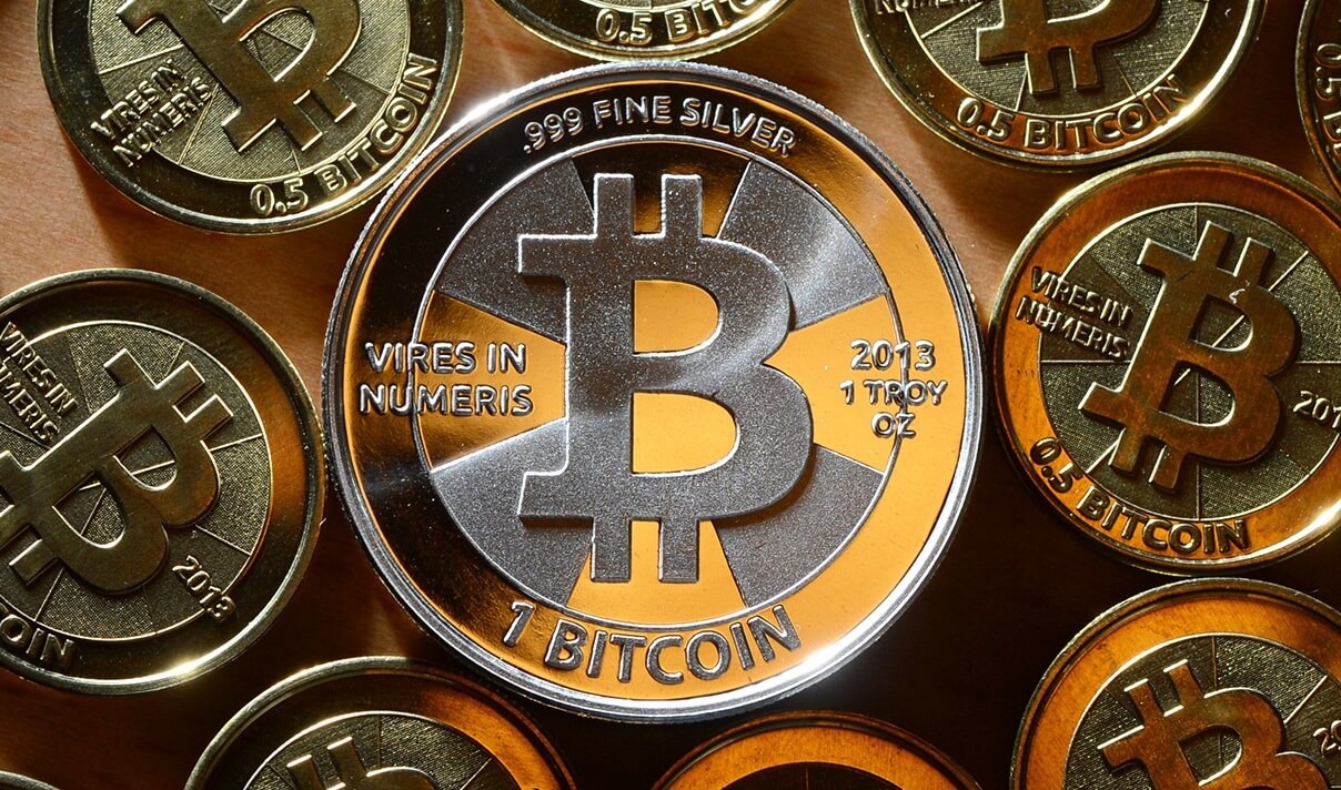 Почему BTC выигрывает от снижения процентных ставок и халвинга?