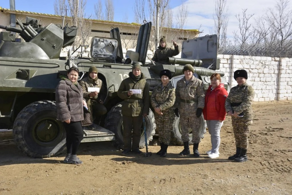 Праздничная атмосфера для военнослужащих срочной службы
