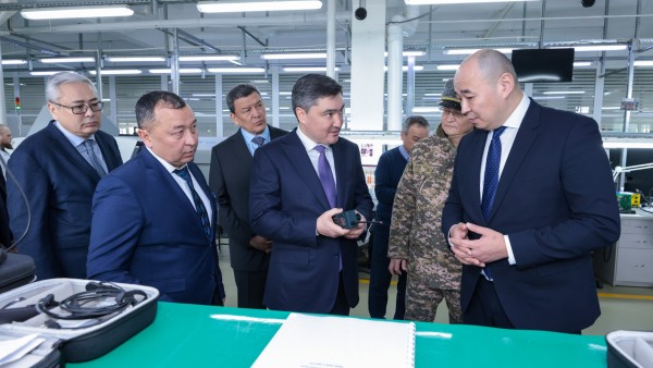Олжас Бектенов посетил системообразующие предприятия СКО
