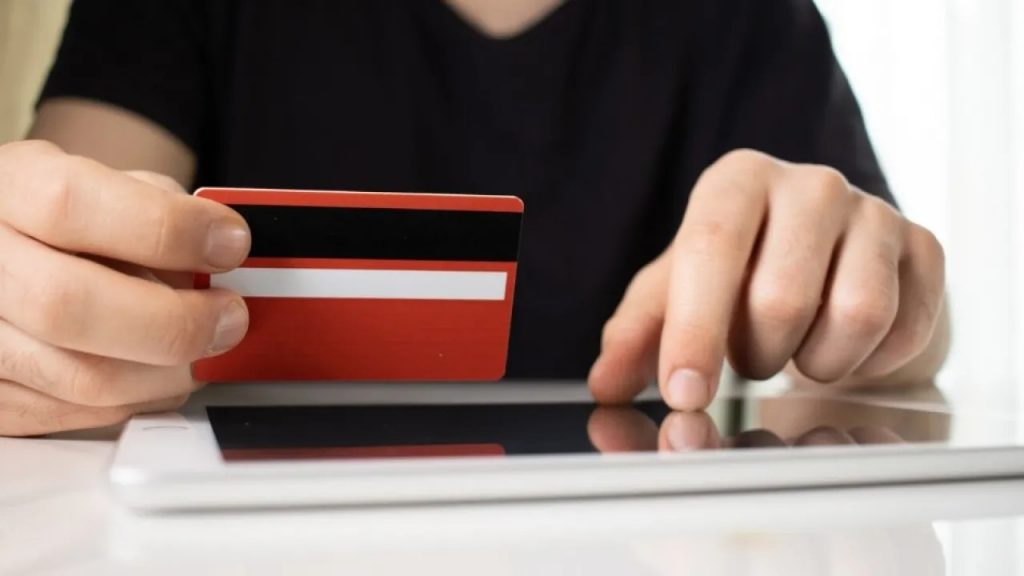 Исследование Visa: 72% казахстанцев используют ИИ для покупок, но при оплате решающим остается доверие