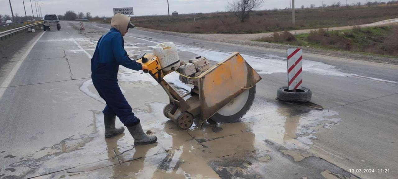 Ремонт дорог: устраняются неисправности на автодороге «Самара-Шымкент»