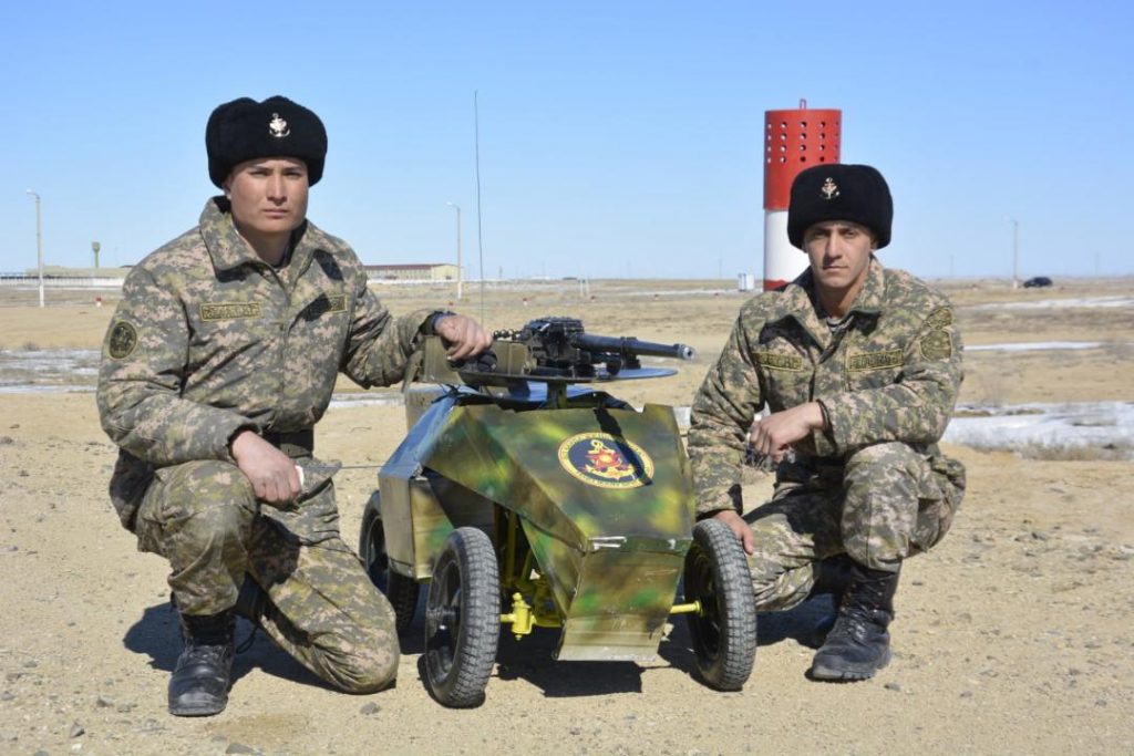 Солдаты-изобретатели в Актау собрали боевую машину своими руками