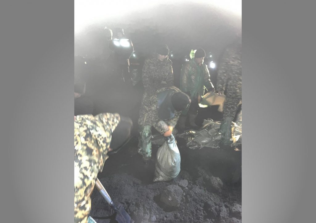 Военнослужащие Национальной гвардии оказывают помощь пострадавшим от затоплений