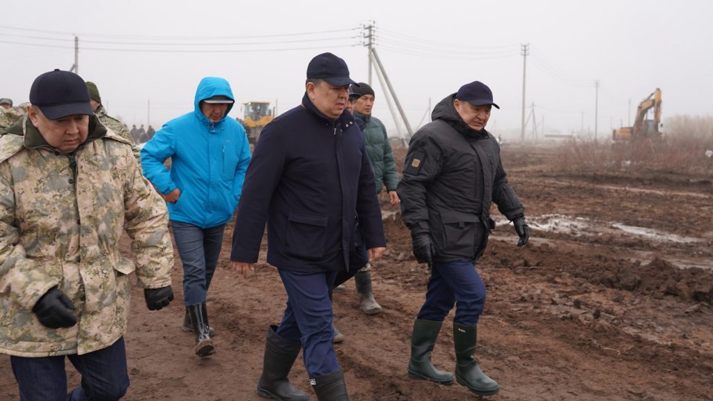 Паводки в РК: Канат Бозумбаев дал ряд поручений в Акмолинской области