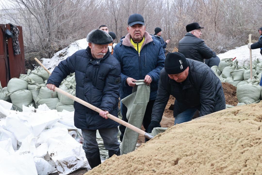 Больше 1000 волонтеров откликнулись на призыв о помощи