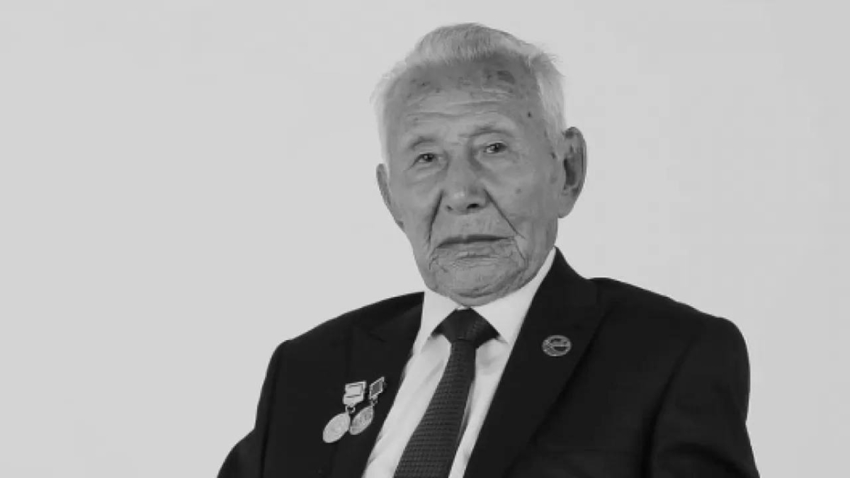 Глава государства направил телеграмму соболезнования родным и близким кюйши, композитора Абдимомына Желдибаева