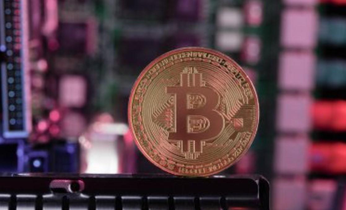 BTC в опасности: Почему вторая половина апреля вызывает тревогу?