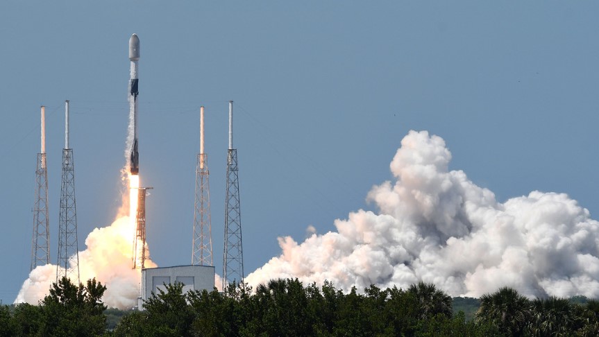 Falcon 9 успешно выведен на орбиту с европейским спутником