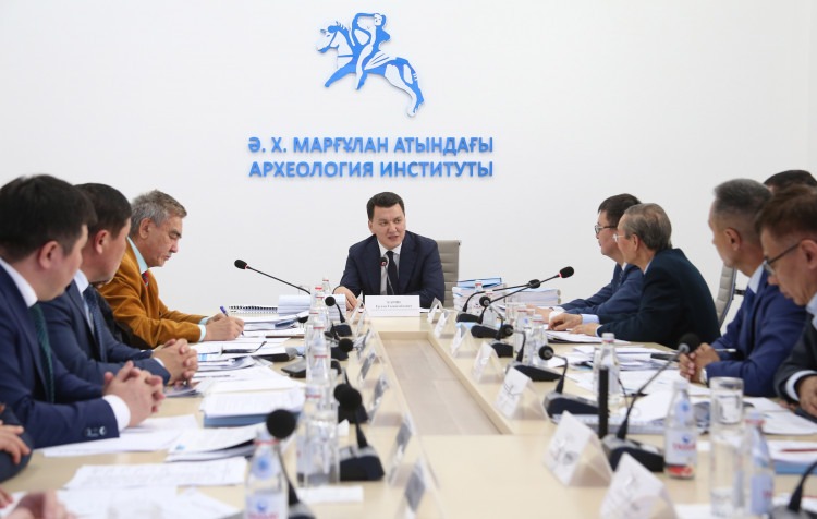 Госсоветник подвел промежуточные итоги подготовки издания по истории Казахстана