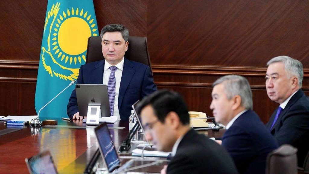 Олжас Бектенов поручил удвоить число оффтейк-контрактов крупных предприятий с МСБ