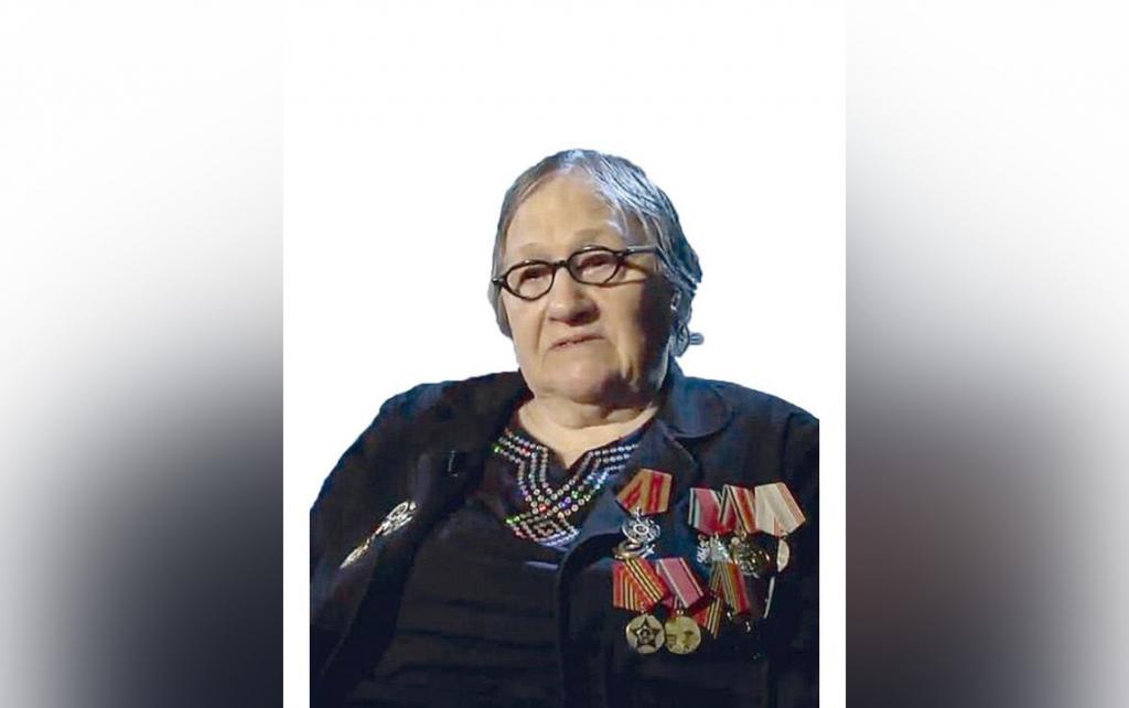 В Алматы военнослужащие поздравили ветерана войны с 99-летием