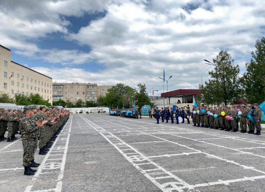 В Шымкенте торжественно встретили гвардейцев, участвовавших в противопаводковых мероприятиях в ЗКО