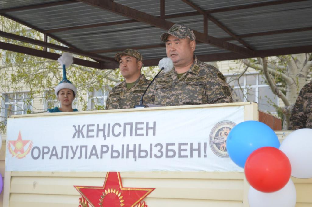 Военнослужащие возвращаются из пострадавших от паводка регионов