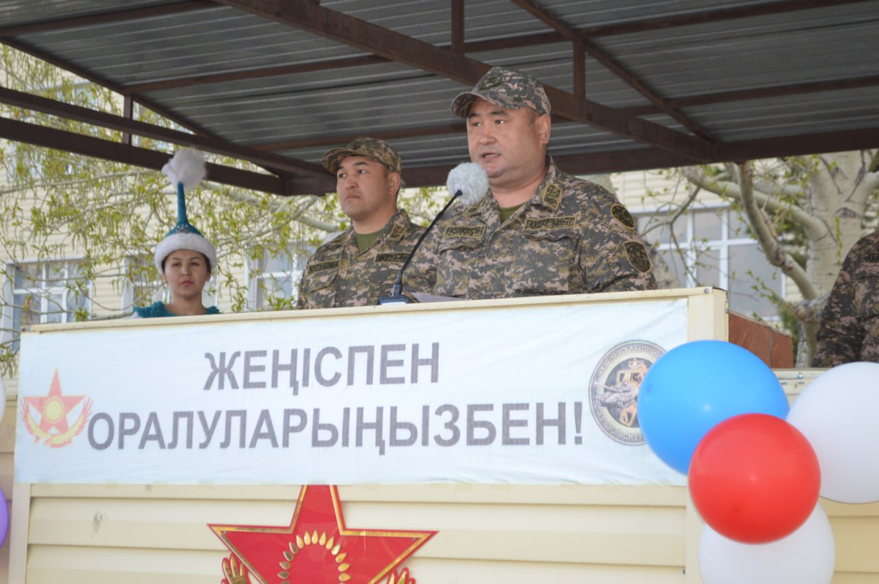 Военнослужащие возвращаются из пострадавших от паводка регионов