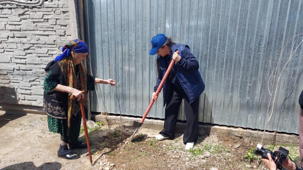 101-летняя жительница города Тараз внесла свой вклад в акцию «Таза Қазақстан».