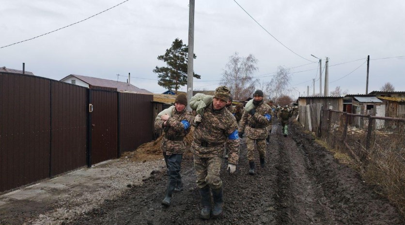 Борьба с паводками на севере Казахстана продолжается