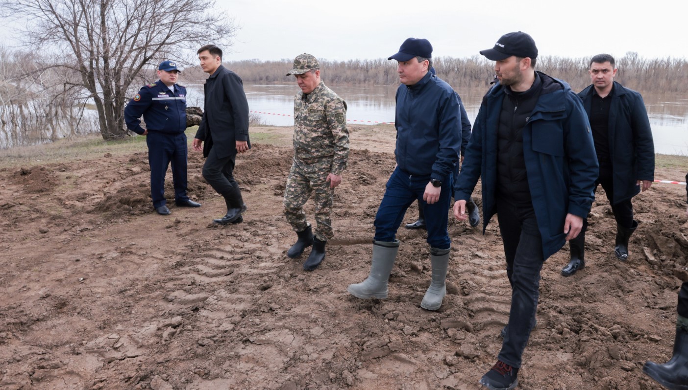 Олжас Бектенов оценил уровень угрозы от паводков в ЗКО