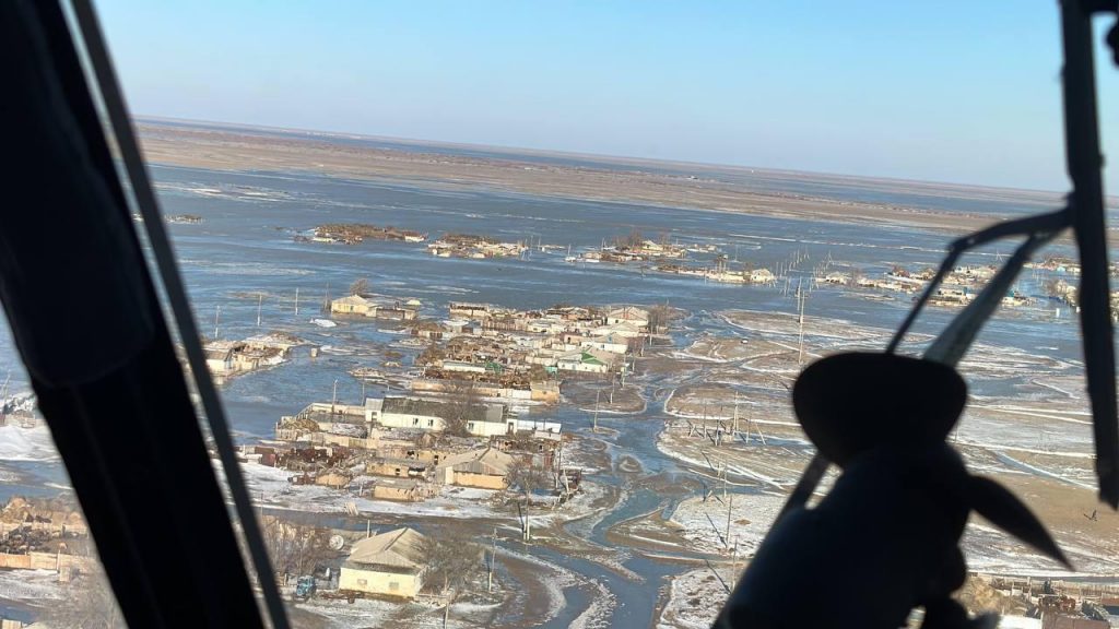 Паводки в Казахстане: Заемщики БРК оказывают помощь