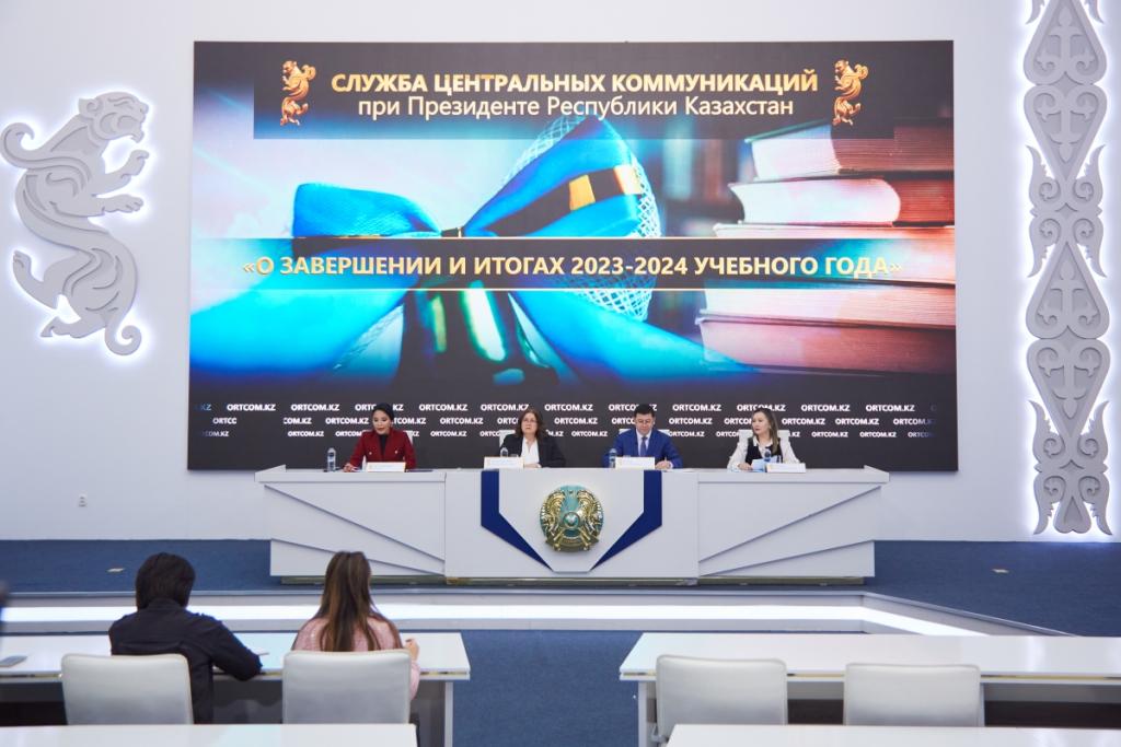 Учащиеся 5-8, 10 классов будут сдавать промежуточный экзамен по казахскому языку и литературе