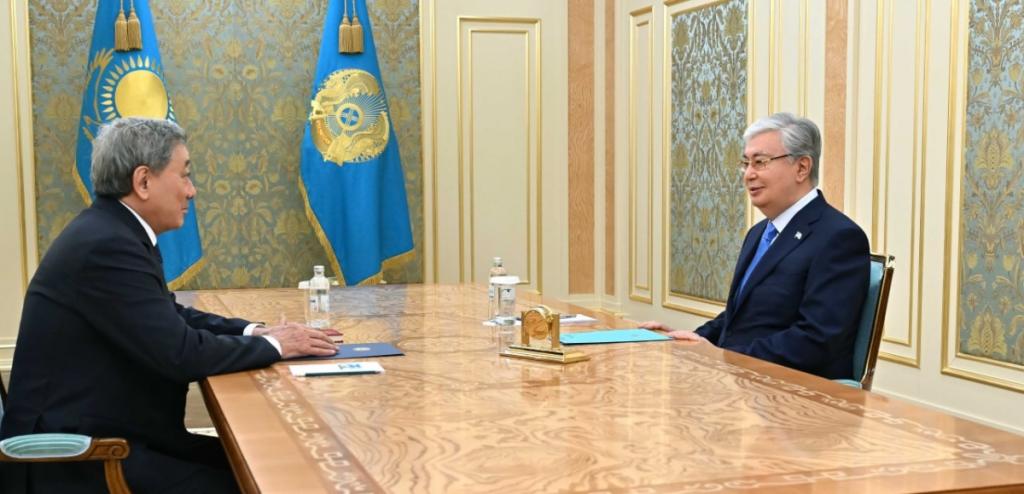Глава государства принял депутата Мажилиса, председателя РОО «Организация ветеранов», члена Национального курултая Бактыкожу Измухамбетова