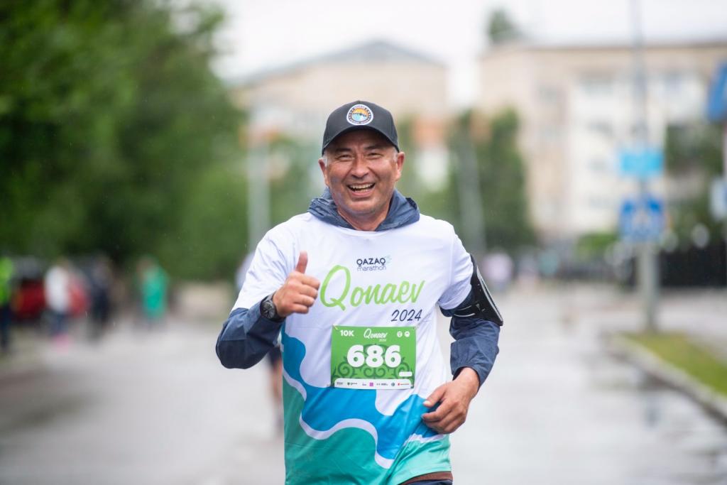 В городе Конаев прошел международный легкоатлетический забег Qazaq Marathon — 2024. Призеры на 10 километров:Мужчины: